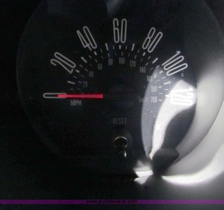 image for item E8182 2005 Ford Mustang