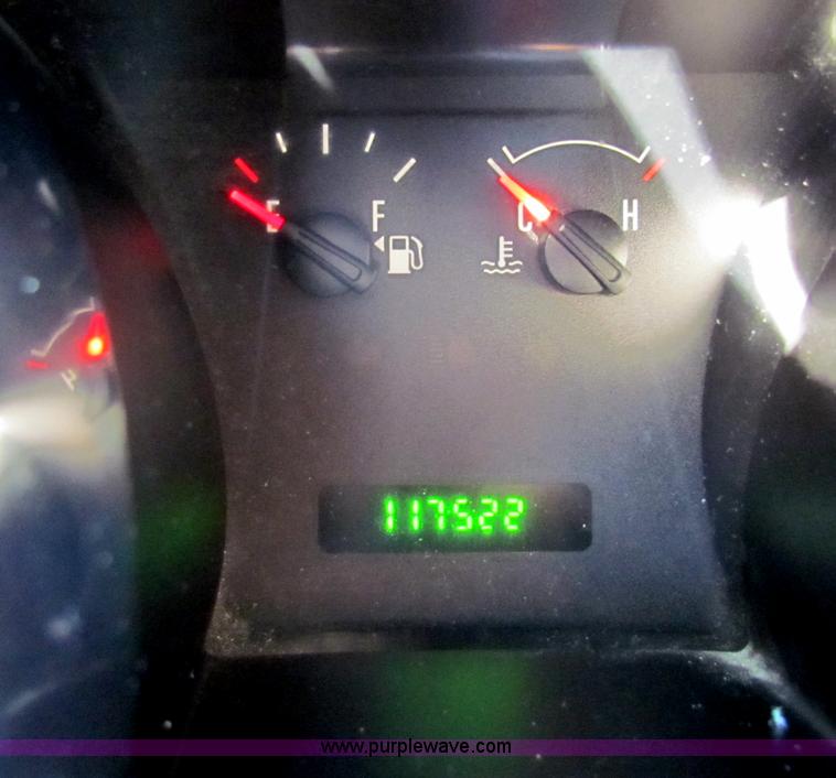 image for item E8182 2005 Ford Mustang