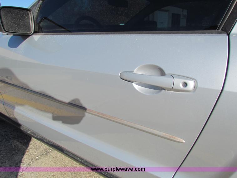 image for item E8182 2005 Ford Mustang