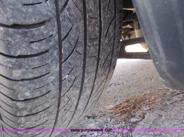 image for item E8182 2005 Ford Mustang