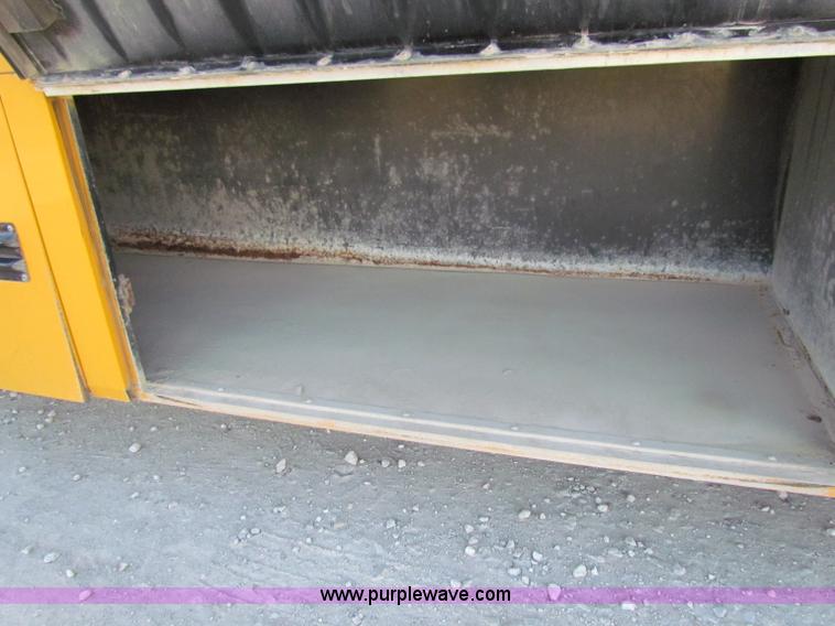 image for item E8183 2001 Blue Bird TC2000 school bus