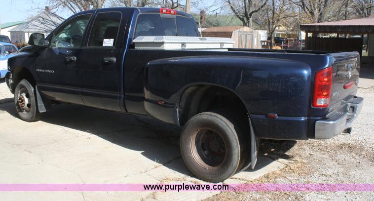 image for item F2505 2005 Dodge Ram 3500 Quad Cab pickup truck