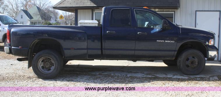image for item F2505 2005 Dodge Ram 3500 Quad Cab pickup truck