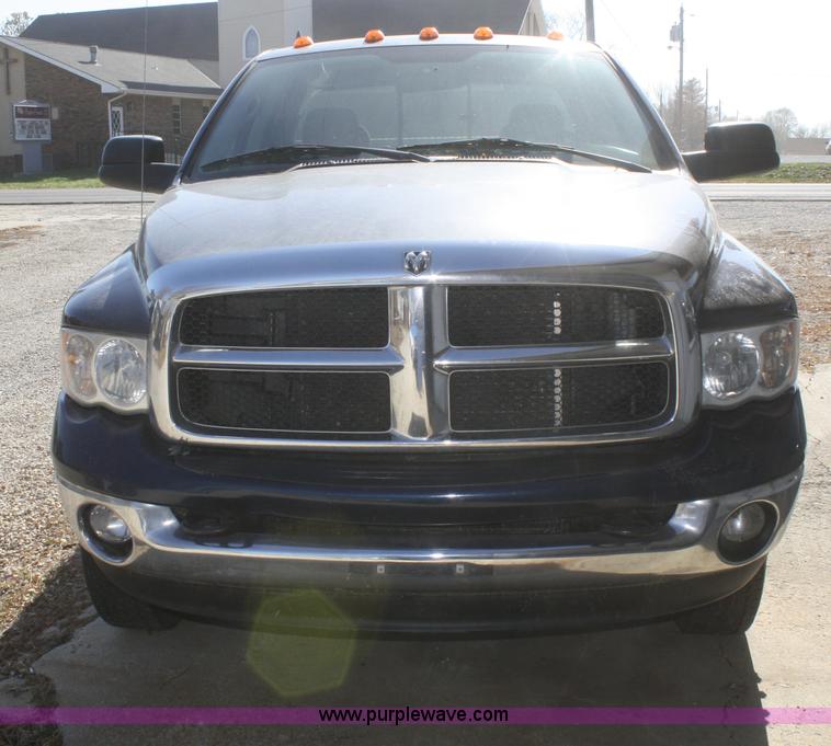 image for item F2505 2005 Dodge Ram 3500 Quad Cab pickup truck