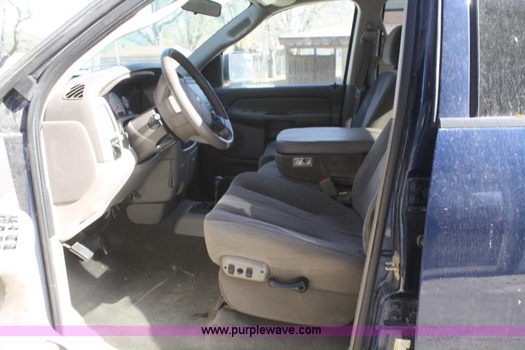 image for item F2505 2005 Dodge Ram 3500 Quad Cab pickup truck