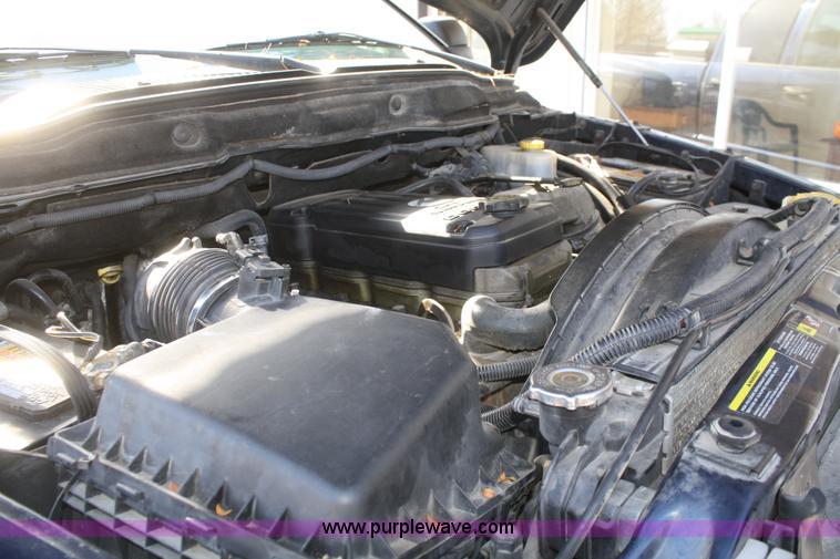 image for item F2505 2005 Dodge Ram 3500 Quad Cab pickup truck