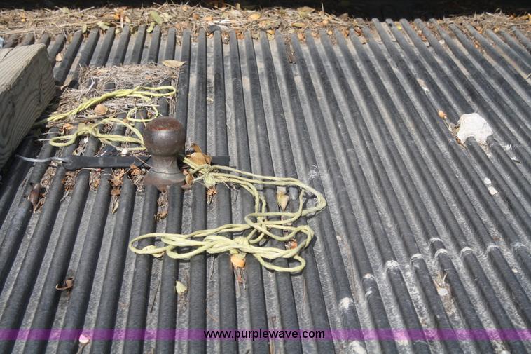 image for item F2505 2005 Dodge Ram 3500 Quad Cab pickup truck