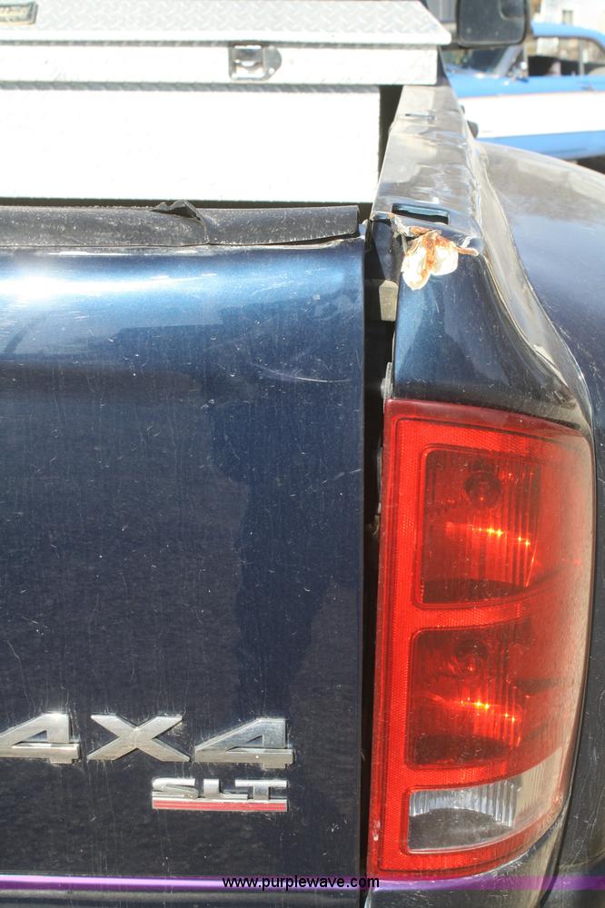 image for item F2505 2005 Dodge Ram 3500 Quad Cab pickup truck