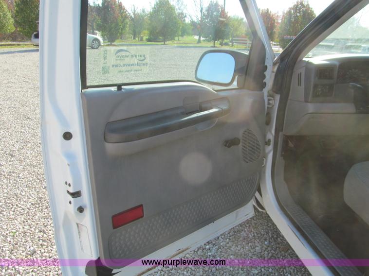 image for item F4632 2000 Ford F250 Super Duty SuperCab pickup truck