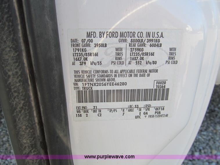 image for item F4632 2000 Ford F250 Super Duty SuperCab pickup truck