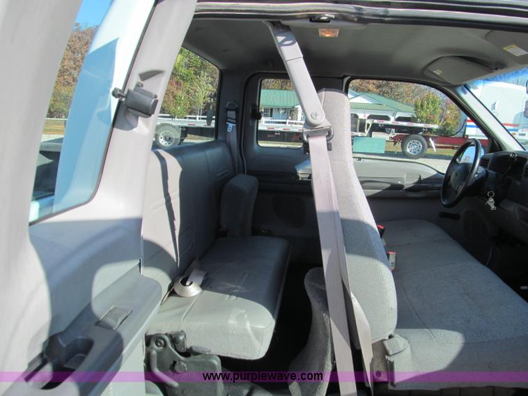 image for item F4632 2000 Ford F250 Super Duty SuperCab pickup truck