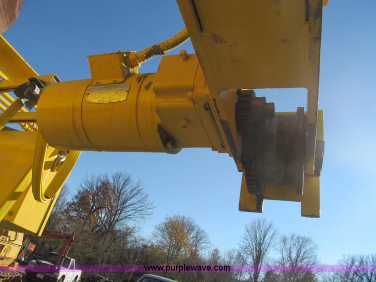 image for item F4664 Handling Systems Inc 3 ton overhead crane