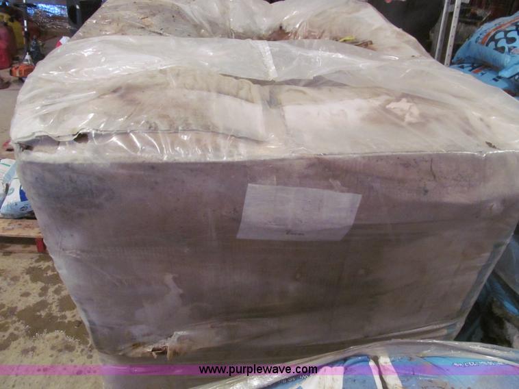 image for item F4668 Excel calcium chloride 94 to 97 percent pellets