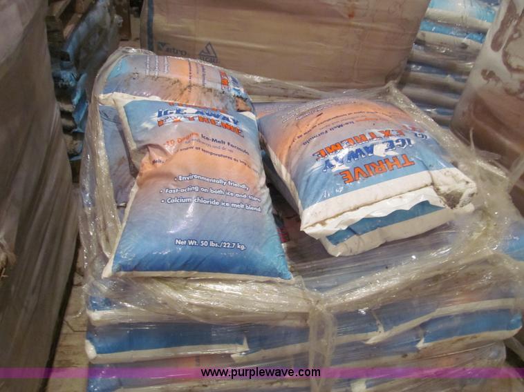 image for item F4669 Thrive Ice Away Extreme