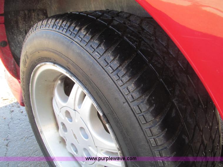 image for item F4672 2000 Chevrolet S10 Xtreme Extended Cab pickup truck