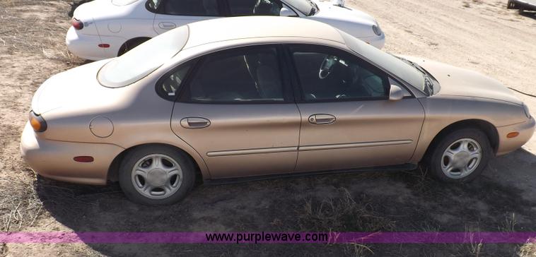 image for item F6298 1997 Ford Taurus GL