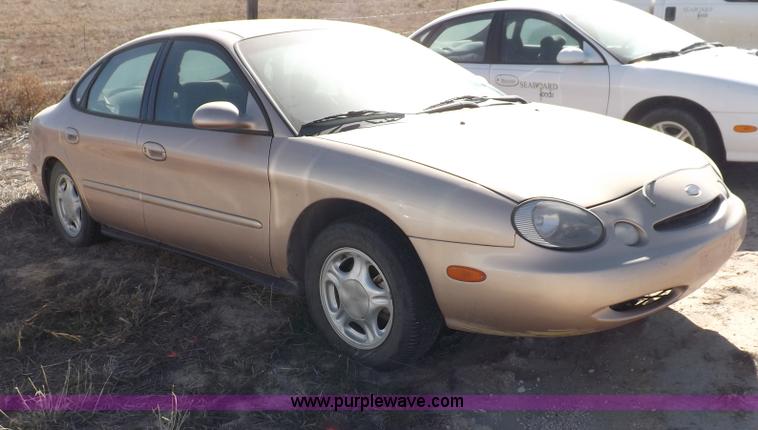 image for item F6298 1997 Ford Taurus GL