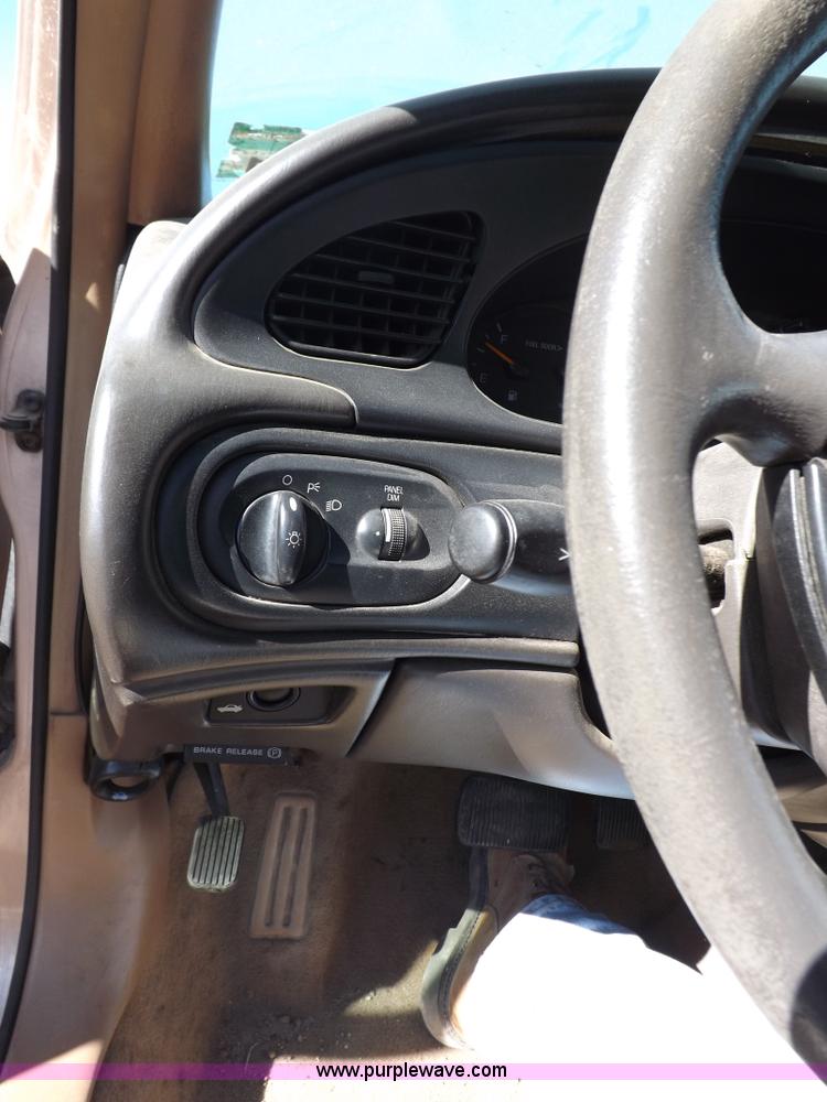 image for item F6298 1997 Ford Taurus GL