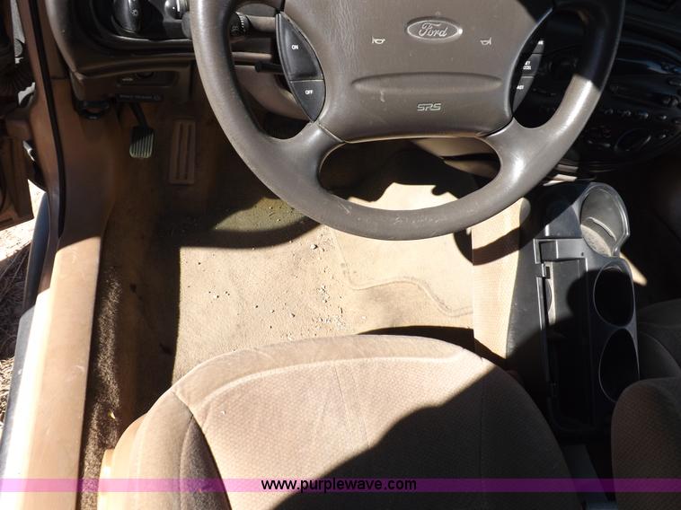 image for item F6298 1997 Ford Taurus GL