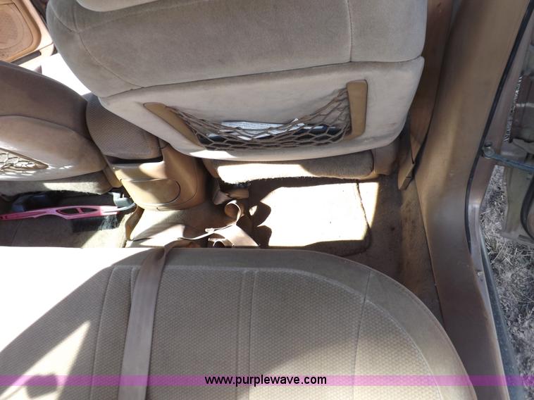 image for item F6298 1997 Ford Taurus GL