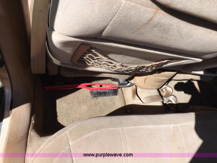 image for item F6298 1997 Ford Taurus GL