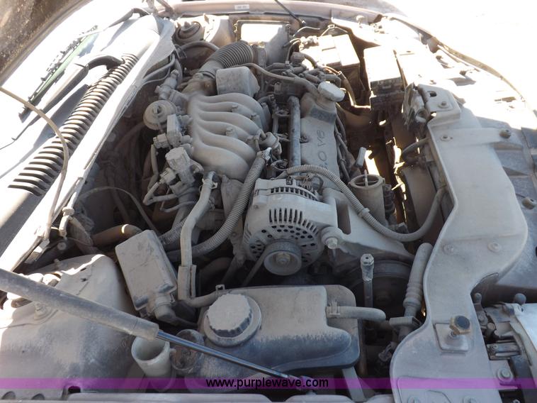 image for item F6298 1997 Ford Taurus GL