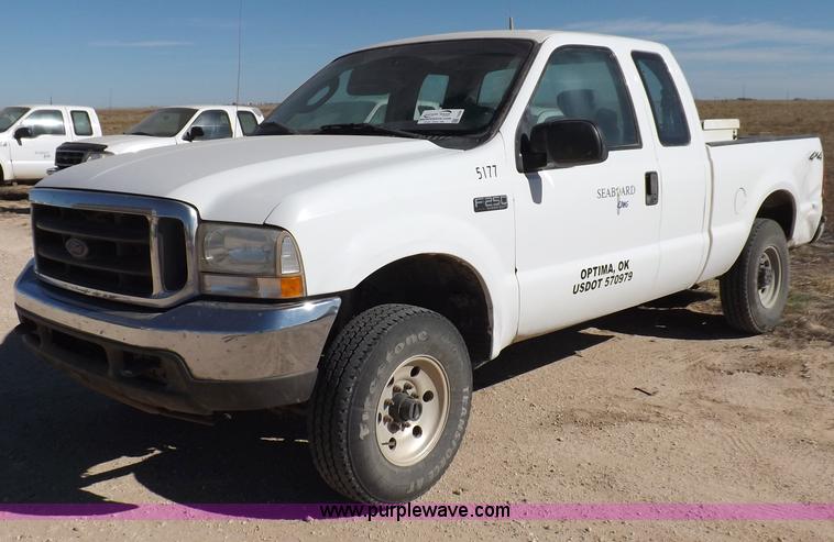 image for item F6299 2004 Ford F250 XLT Super Duty SuperCab pickup truck