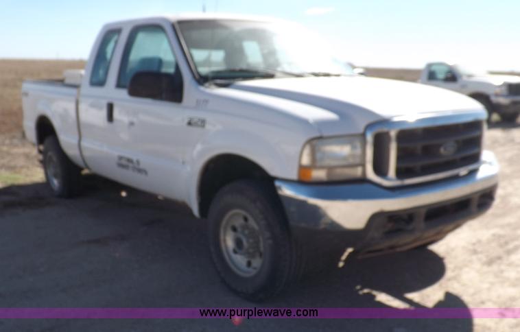 image for item F6299 2004 Ford F250 XLT Super Duty SuperCab pickup truck