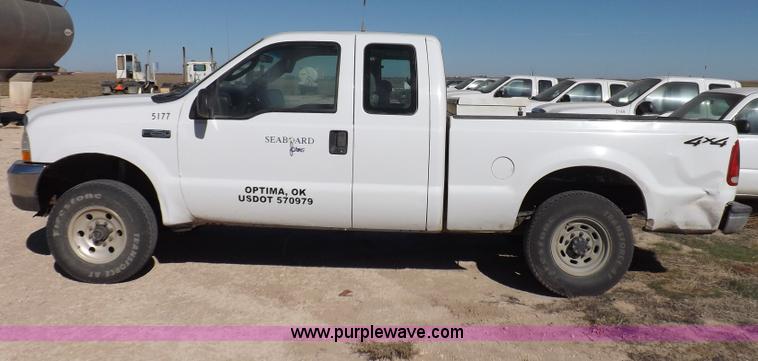 image for item F6299 2004 Ford F250 XLT Super Duty SuperCab pickup truck