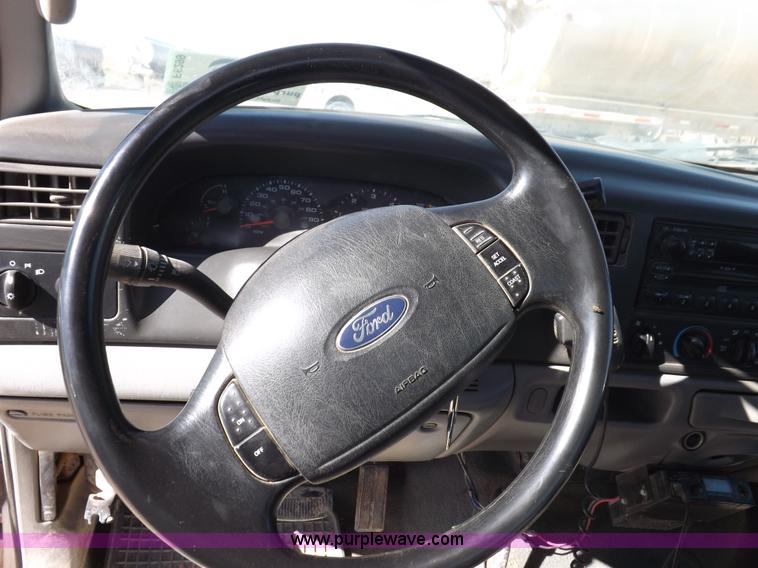 image for item F6299 2004 Ford F250 XLT Super Duty SuperCab pickup truck