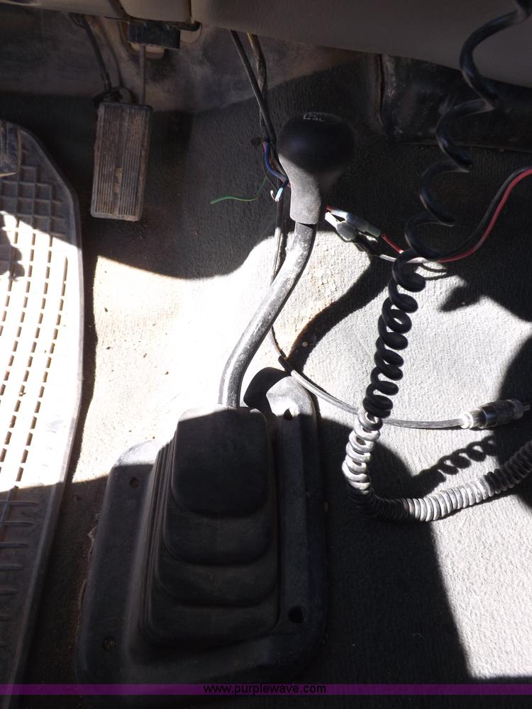 image for item F6299 2004 Ford F250 XLT Super Duty SuperCab pickup truck