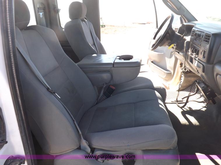 image for item F6299 2004 Ford F250 XLT Super Duty SuperCab pickup truck