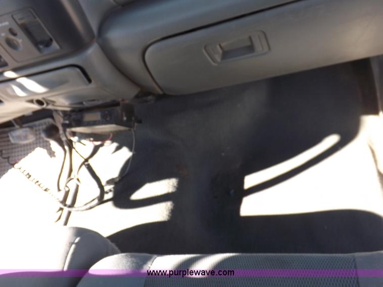 image for item F6299 2004 Ford F250 XLT Super Duty SuperCab pickup truck