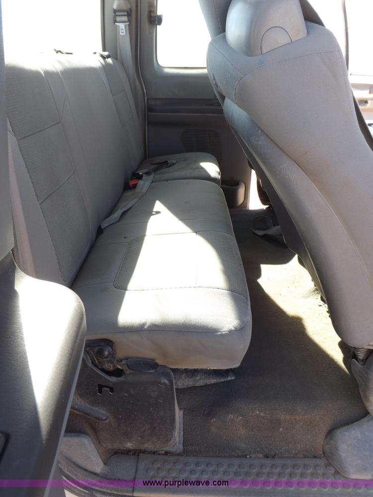 image for item F6299 2004 Ford F250 XLT Super Duty SuperCab pickup truck