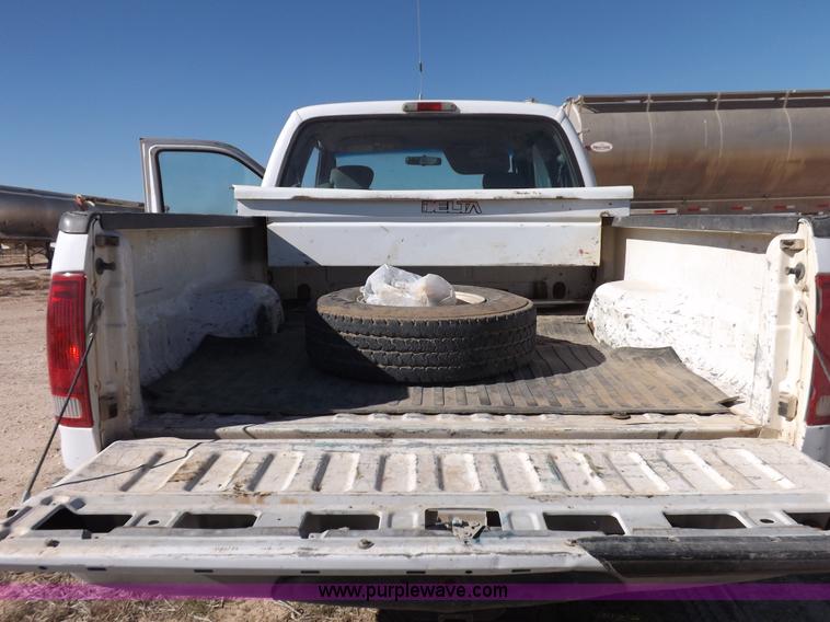 image for item F6299 2004 Ford F250 XLT Super Duty SuperCab pickup truck