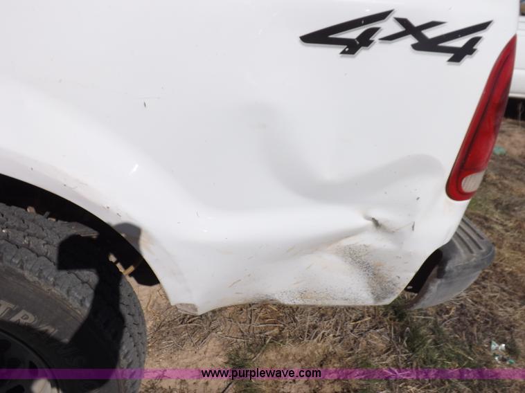 image for item F6299 2004 Ford F250 XLT Super Duty SuperCab pickup truck