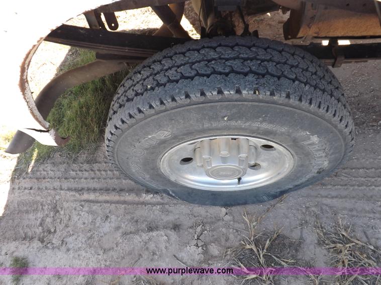 image for item F6299 2004 Ford F250 XLT Super Duty SuperCab pickup truck