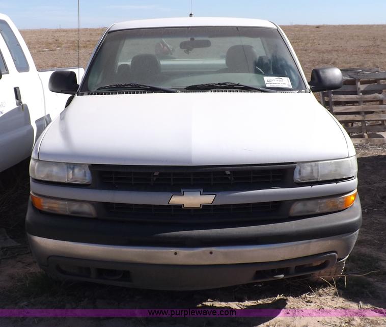 image for item F6300 2000 Chevrolet Silverado 1500 pickup truck