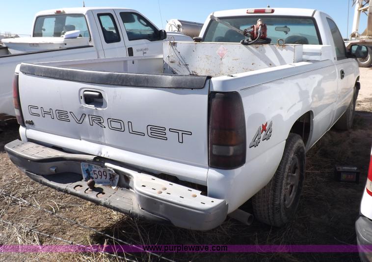 image for item F6300 2000 Chevrolet Silverado 1500 pickup truck