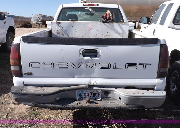 image for item F6300 2000 Chevrolet Silverado 1500 pickup truck