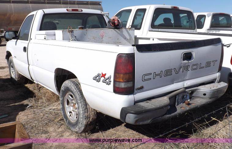 image for item F6300 2000 Chevrolet Silverado 1500 pickup truck
