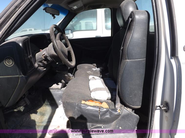 image for item F6300 2000 Chevrolet Silverado 1500 pickup truck