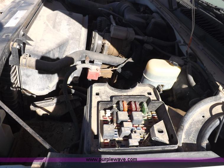 image for item F6300 2000 Chevrolet Silverado 1500 pickup truck