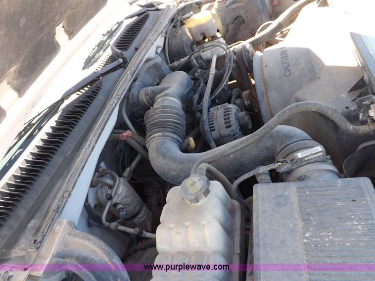 image for item F6300 2000 Chevrolet Silverado 1500 pickup truck