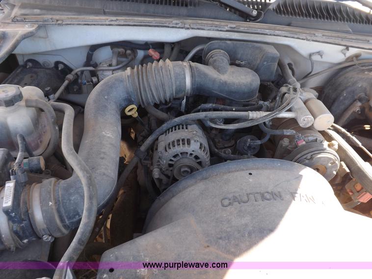 image for item F6300 2000 Chevrolet Silverado 1500 pickup truck