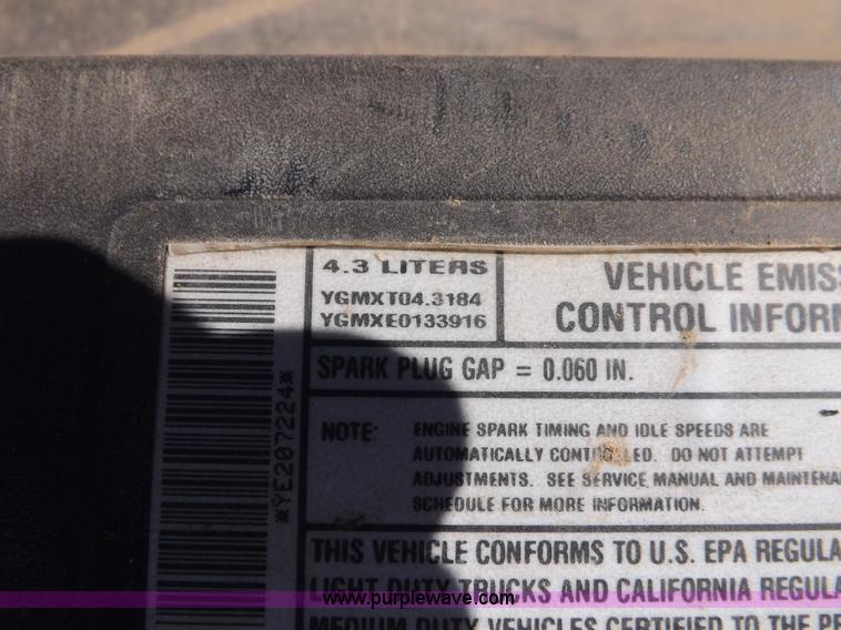 image for item F6300 2000 Chevrolet Silverado 1500 pickup truck