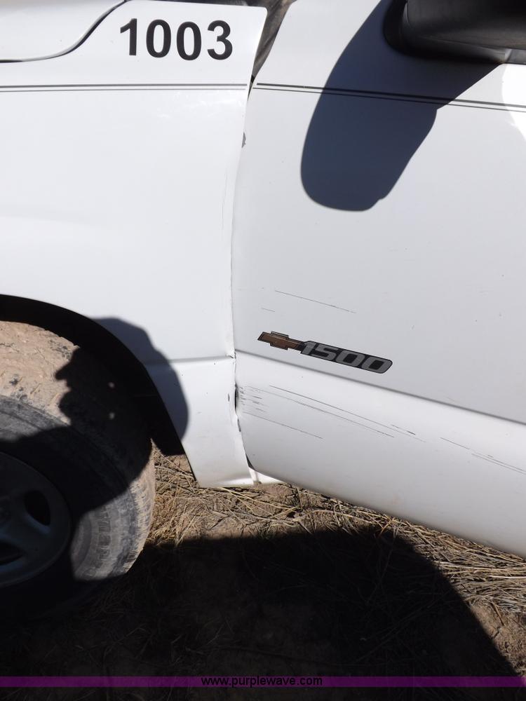 image for item F6300 2000 Chevrolet Silverado 1500 pickup truck