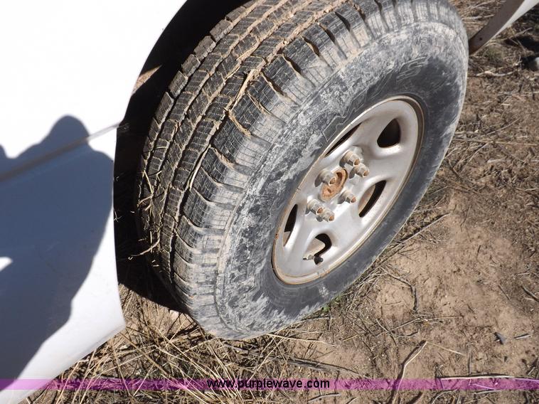 image for item F6300 2000 Chevrolet Silverado 1500 pickup truck