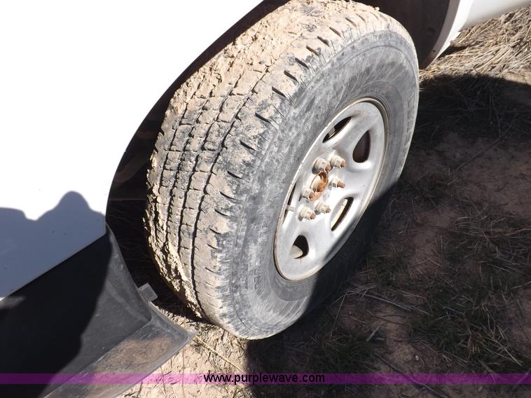 image for item F6300 2000 Chevrolet Silverado 1500 pickup truck