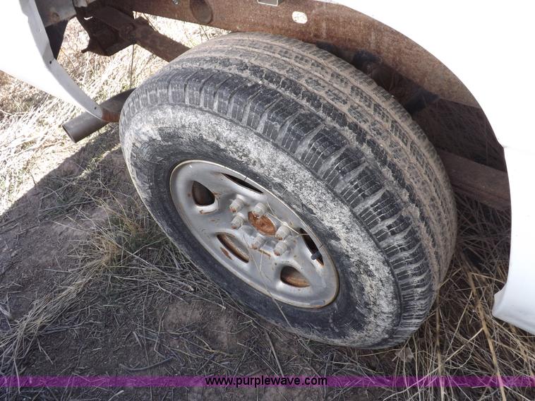 image for item F6300 2000 Chevrolet Silverado 1500 pickup truck